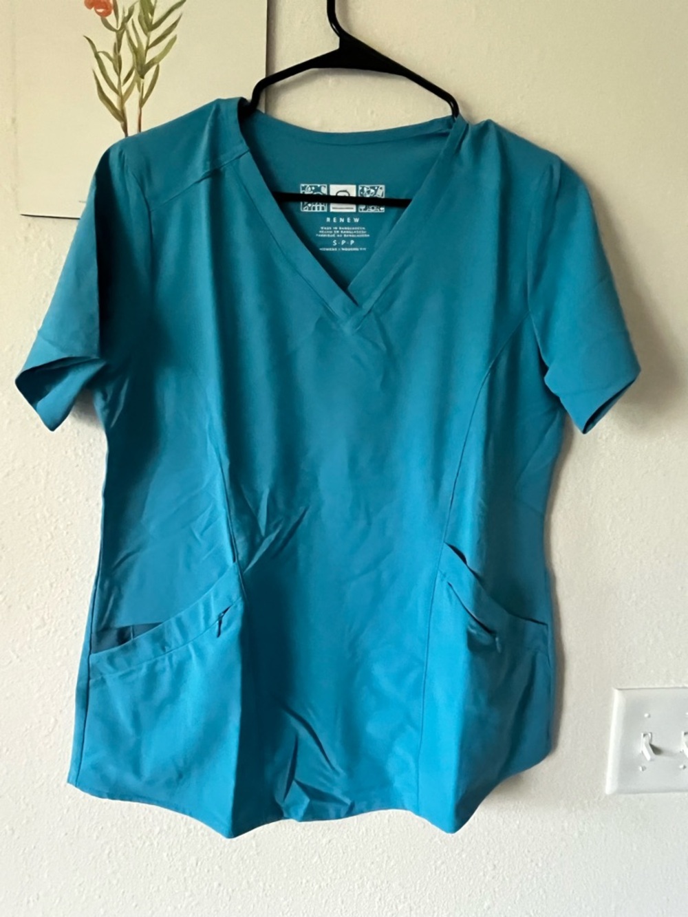 Wink Renew Women’s V-neck Scrub Top